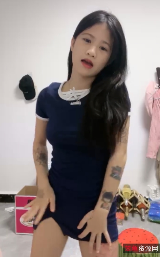 番禺快手网红杨小兔精选美臀纹身打粑粑表演5v+2.76GB视频集合