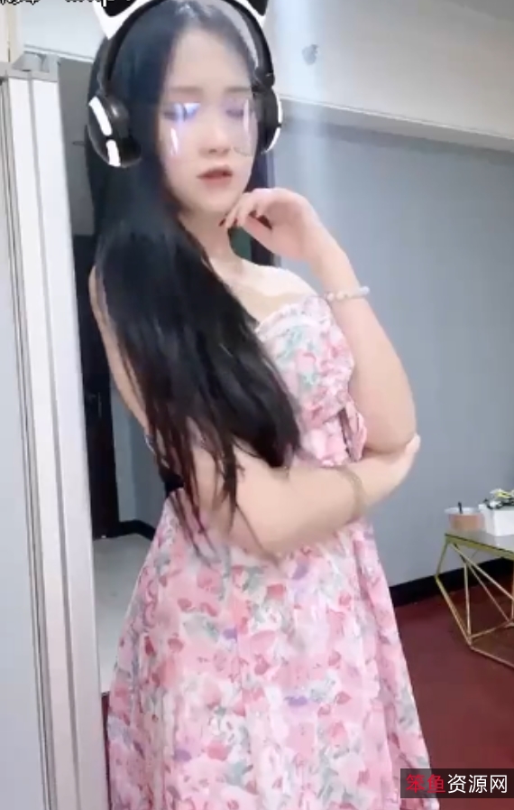 [转载搬运]快手清纯小妹小乖梅姨定制私拍抖馒头热舞[12V+227M][百度盘]