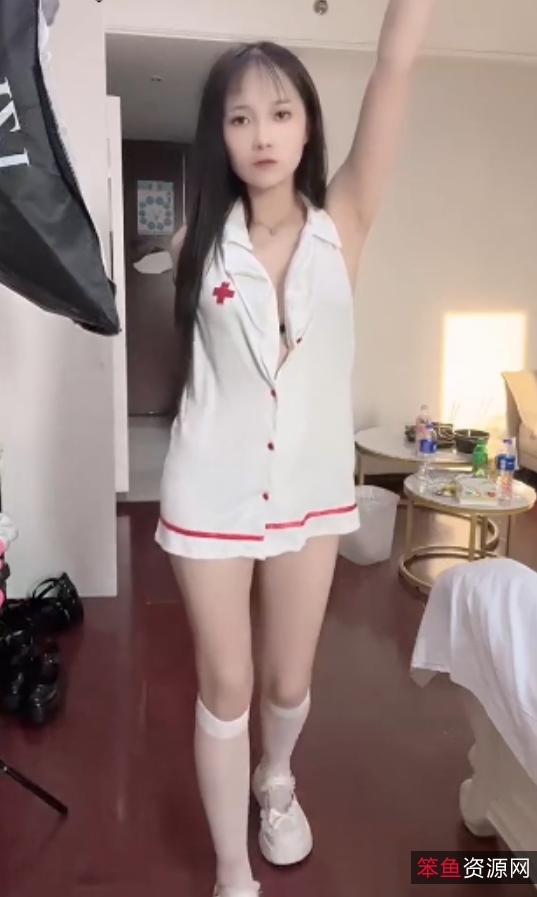 [转载搬运]快手清纯小妹小乖梅姨定制私拍抖馒头热舞[12V+227M][百度盘]