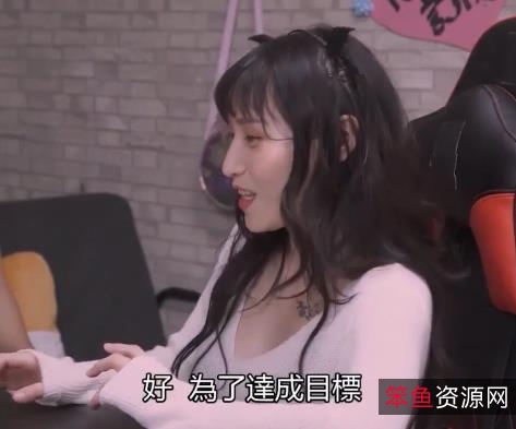 皇家华人夜夜合集：作者自拍18部作品，互动公交车剧情乱来，服饰角度全方位展示，男主女人TT爆弄，下载观看满足你的好奇心！