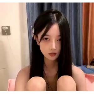 小蝴蝶学生妹3V-2.2G自拍福利姬车衣道具秀特写黑丝大长腿观看