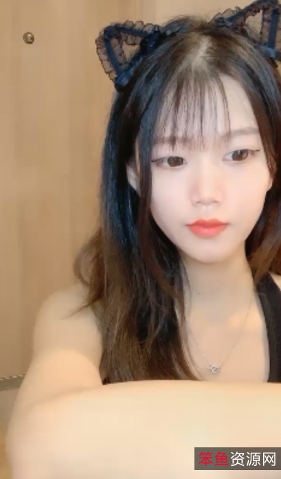 热舞新秀葡萄妹妹登场！13v9.1g视频火爆收藏百度搜索狂潮