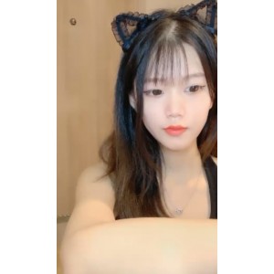 热舞新秀葡萄妹妹登场！13v9.1g视频火爆收藏百度搜索狂潮