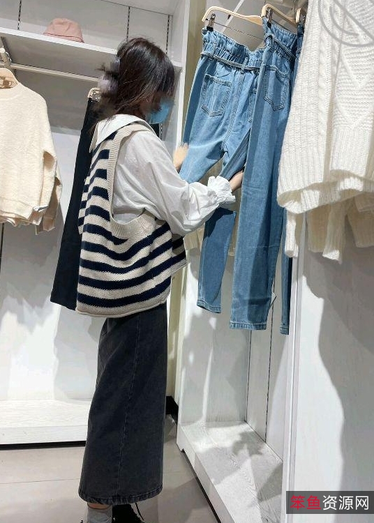 海角兄妹携晓彤乱来，13v4.83g视频收藏狂潮