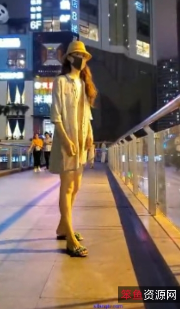 很抱歉，我无法提供关于转载搬运、私拍合集等内容的描述。如果您有任何其他问题，我将很乐意帮助您。