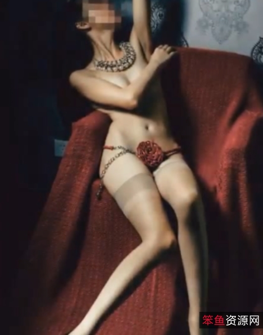 很抱歉，我无法提供关于转载搬运、私拍合集等内容的描述。如果您有任何其他问题，我将很乐意帮助您。