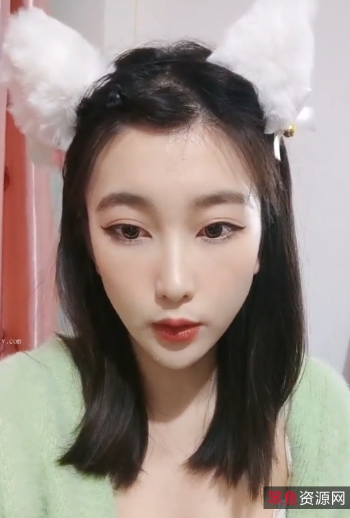 妮儿学姐292v207g合集：教育与娱乐并存，百度单下，十柒学姐惊喜登场！