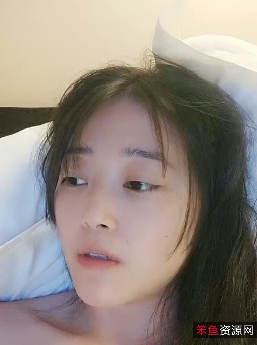 #南京艺术学院纯纯乖乖视频珍藏10v9.1g在南京艺术学院，有一位名叫纯纯乖乖的学生。他是一个热爱收藏的学子，经常在百度上搜索各种有趣的信息。最近，他发现了一段珍贵的视频，名为10v9.1g。这段视频引起了他极大的兴趣，每一个视频都包含着深刻的内涵，大小适中，让人回味无穷。