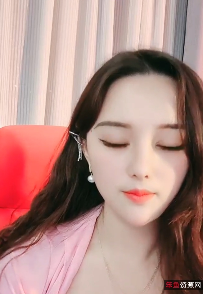 笑笑34v25g视频合集27部精彩作品，幽默搞笑与生活灵感全方位呈现！