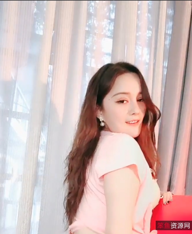 笑笑34v25g视频合集27部精彩作品，幽默搞笑与生活灵感全方位呈现！