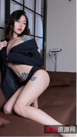 情感表达,让观众在欣赏的同时感受到了她的真诚和热情。这些视频合集将带领观众领略赵梦澈的“御姐风”,感受她独特的魅力和风格,绝对是影迷们不容错过的精彩合集!