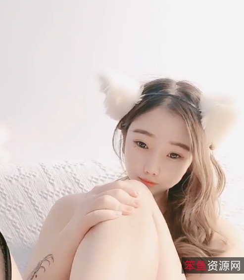 百度美女主播小耳朵39个视频，每个大小14v16.7g，收藏115次！期待她的回归直播舞台！