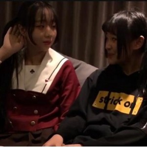 妨多多关注小粉猪姐妹的精彩表演，不要错过这个独特的视频资源！