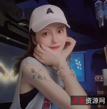 《南航空姐自拍短视频:火爆3部,大小各异》