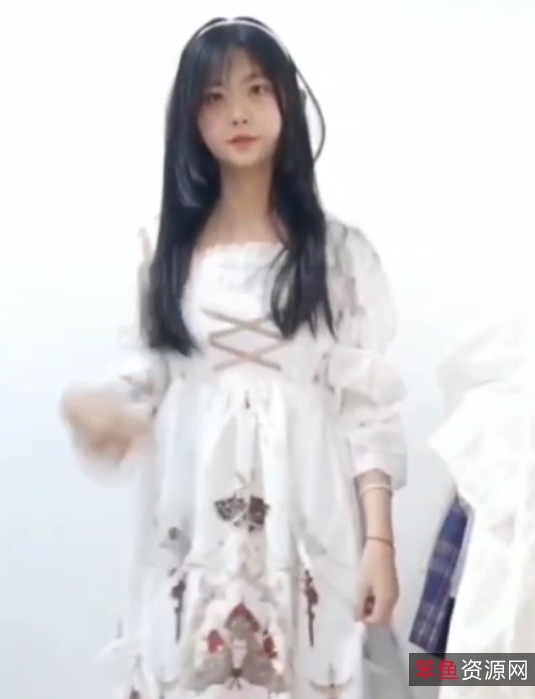 “小雨的阳光生活：17个精彩视频与126张迷人照片（55MB）”