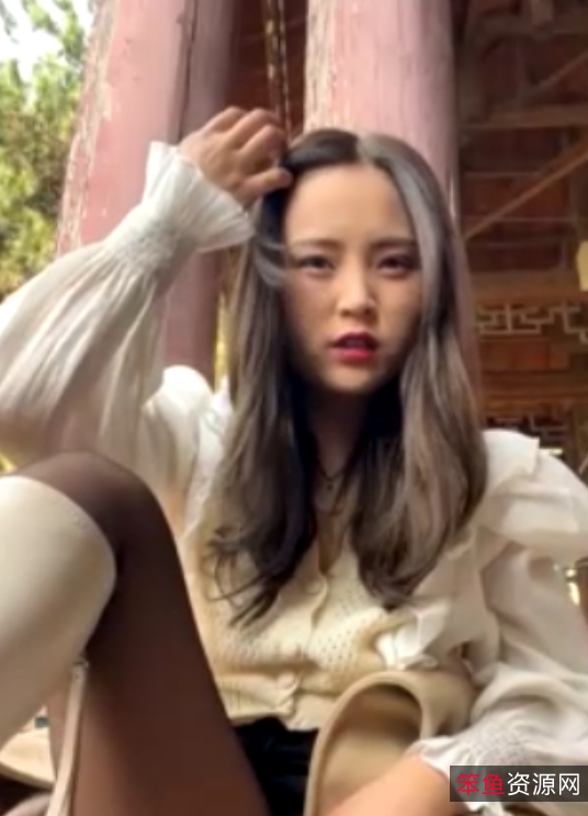 奇怪玩具秀Lynn最新合集696V241.4G，男厕精彩展示