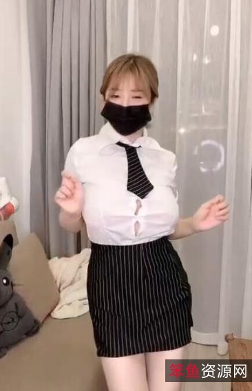 虎牙抖音超人气话题女神大球姬最新合集40V40.9G,整容与身材的完美结合