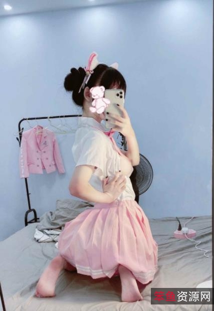 某推甜美罗莉女神芊芊最新精品合集4V308MB，私拍作品，粉嫩可爱