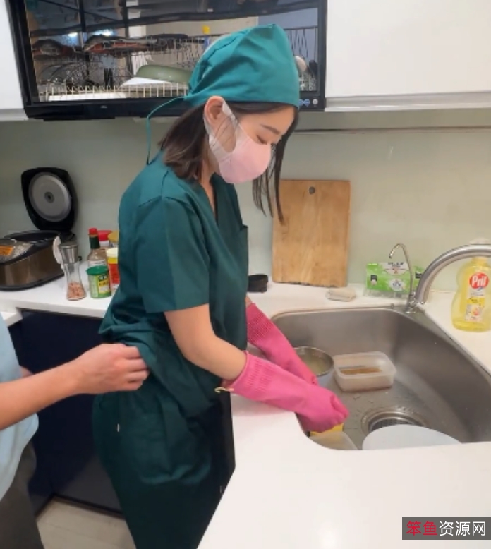 台湾反差瑜伽教练ssrpeach最新合集117V22.2G，自行打包，含中英字幕