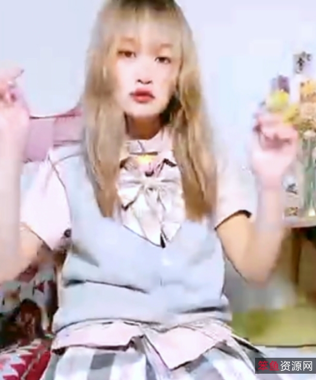 推特福利姬小鹿酱200部26G优质