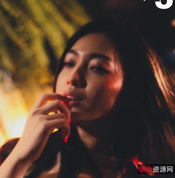 百度云夏暮光14套合集141四人游+11V6.45G，内容火辣多样