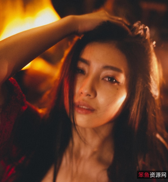 百度云夏暮光14套合集141四人游+11V6.45G，内容火辣多样