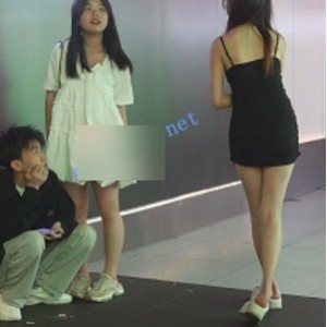 白裙小姐姐推特点映低视角单部890M超顶