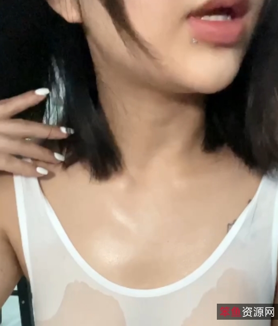 番茄社区KKLOVE白色透视装视频1V1G太顶了