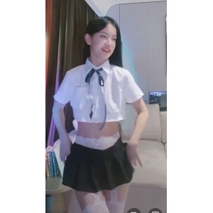 直播宁依纯超短裙1V110M抖音火辣