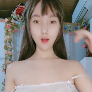 推特小英宿舍合集38部35G湿身了