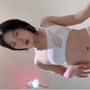 推特思羽超清私定视频5部1.32G优质尤物