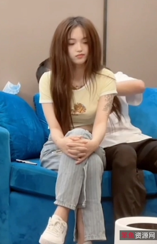 小飞哥边缘探花9V精品6.66G推特展示真会玩