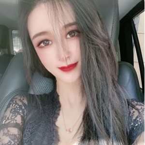 空姐蔓CC私房视频1.86G真实服装诱惑