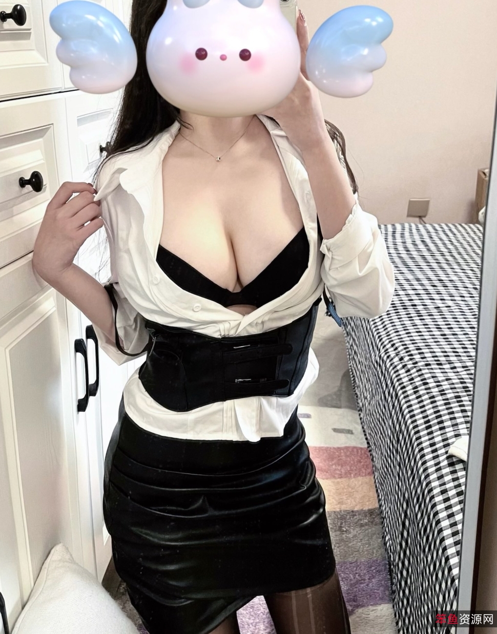 小鲅鱼定制视频50部5.8G大罩杯福利姬绝赞展示