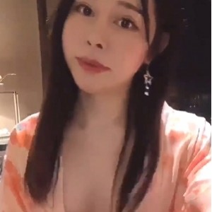 推特张思妮女装合集88部50G太顶了