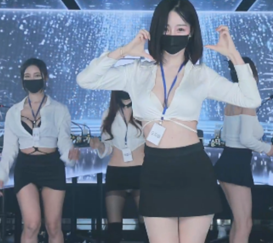 热舞脱衣合集JinricpTwitter282部1926G太诱人