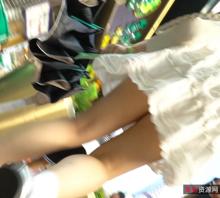 空城白裙小姐姐逛街视频三部277MB热辣